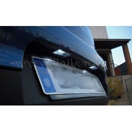 Mini Pack de LEDs Renault Megane - position et plaque d'immatriculation